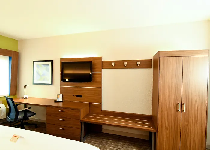 Holiday Inn Express & Suites Port Clinton-Catawba Island By Ihg